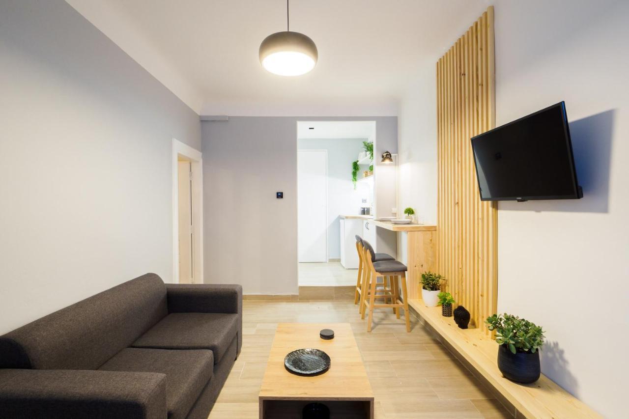 Apartment Athenian With Garden! Athen