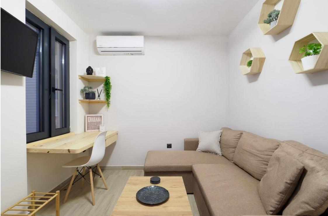 Apartment Athenian With Garden! Athen
