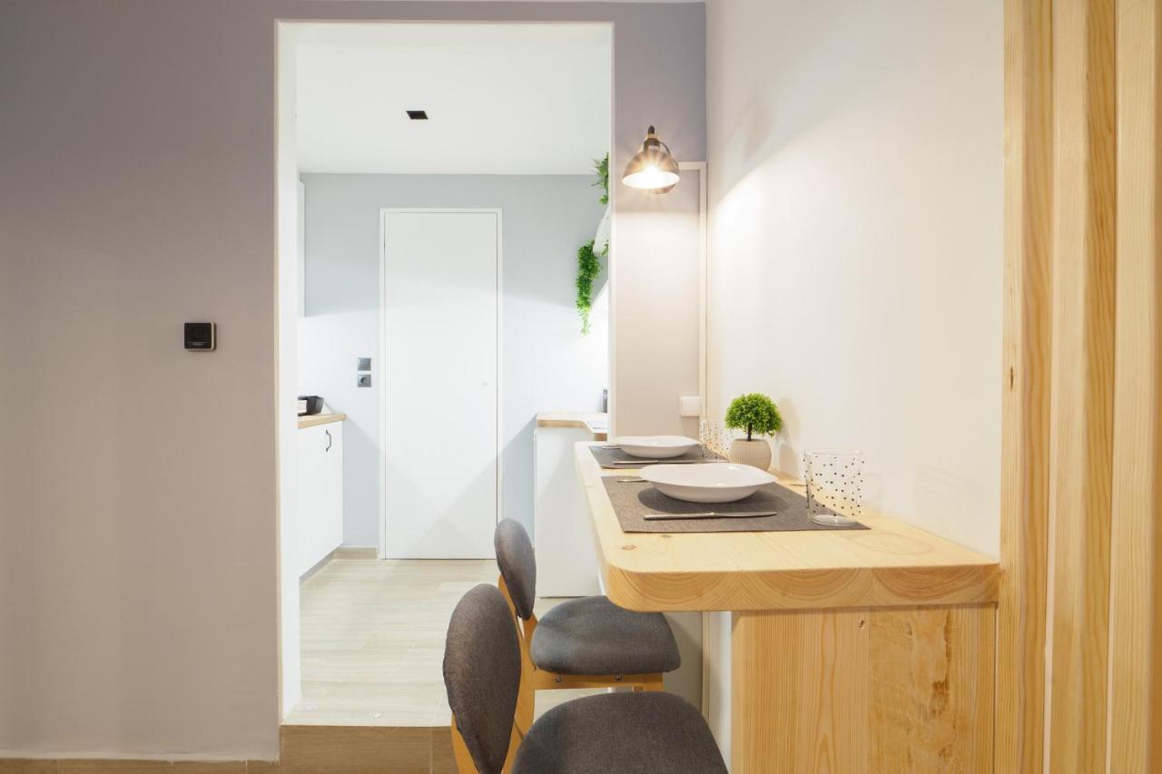 Apartment Athenian With Garden! Athen